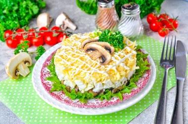 Салат с грибами, яйцом и сыром