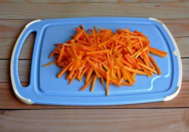 Салат с печеными огурцами и морковью