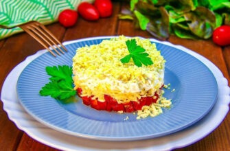 Салат с помидорами сыром яйцами