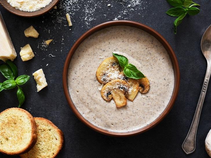 Согреет холодной зимой: лучший рецепт грибного супа, который порадует вас в мороз
