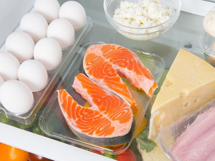 Почему нельзя хранить яйца в холодильнике
