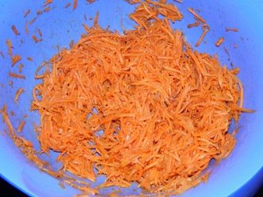 Салат из куриной фасоли с морковью