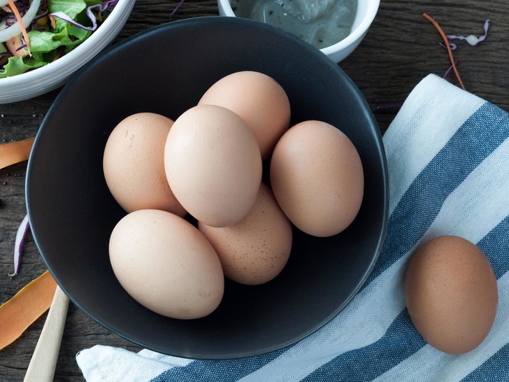Секреты наших мам: как сохранить яйца свежими надолго (даже после года)