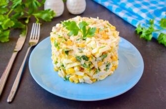 Салат с кукурузой яйцом и сыром