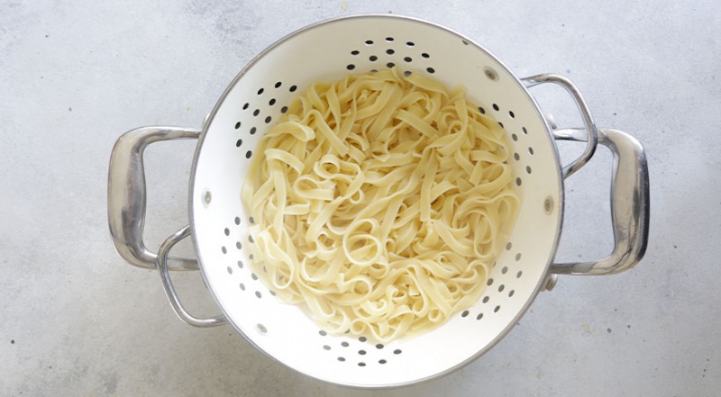 Паста со сливочным соусом и овощами — пошаговый рецепт с фото на сайте Гастрона