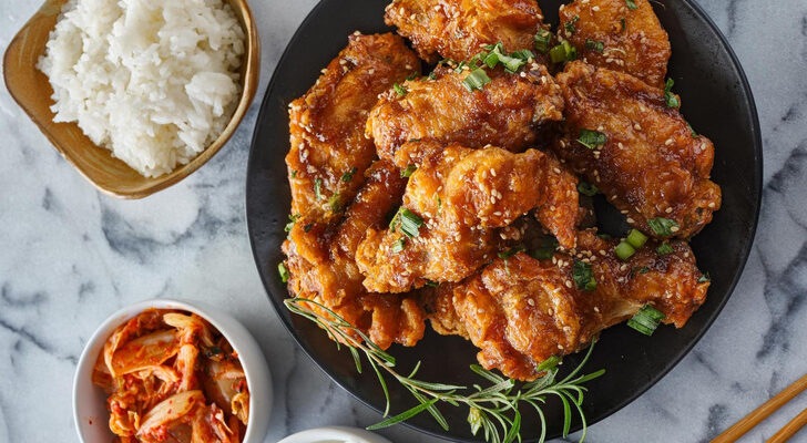 Пикантно и сочно: рецепт жареной курицы по-корейски — блюда, которое никого не оставляет равнодушным