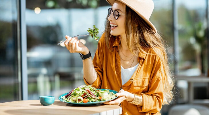 Секреты занятых женщин: как правильно питаться, если у вас нет времени на готовку