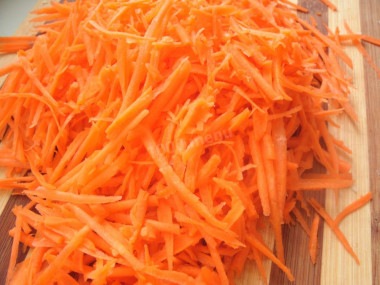 Ежедневная капуста с морковью и чесноком