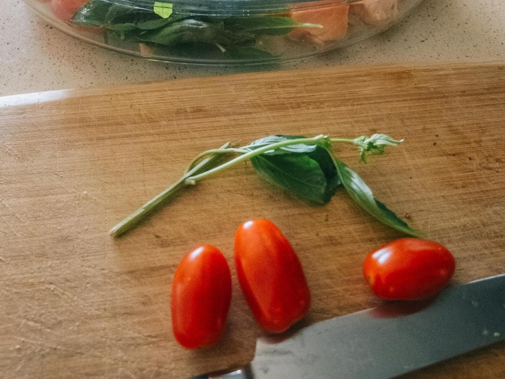 Лосось с помидорами и брынзой: рецепт идеального ужина для всей семьи