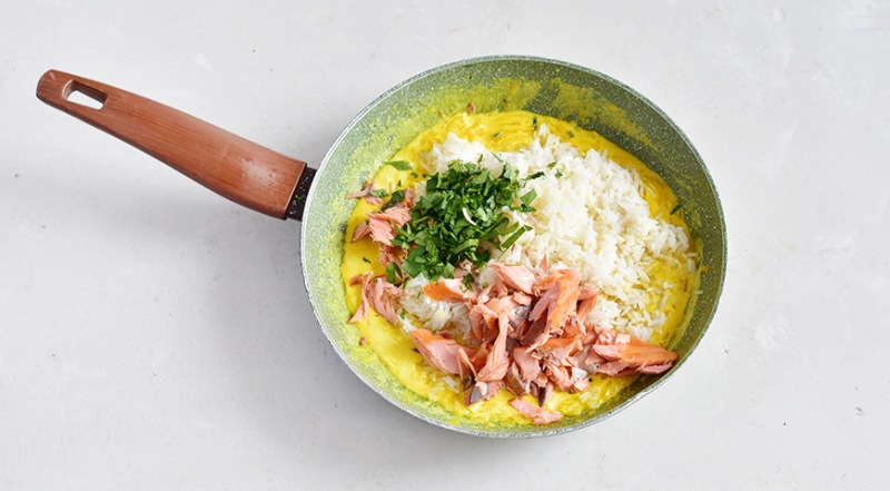 Рис с копченой рыбой, пошаговый рецепт с фото