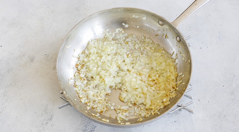 Картофельное пюре с тушенкой, пошаговый рецепт с фото на 387 ккал