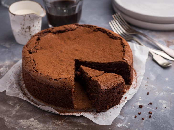 Можно на диете: быстрый шоколадный торт без муки, который вкуснее обычного