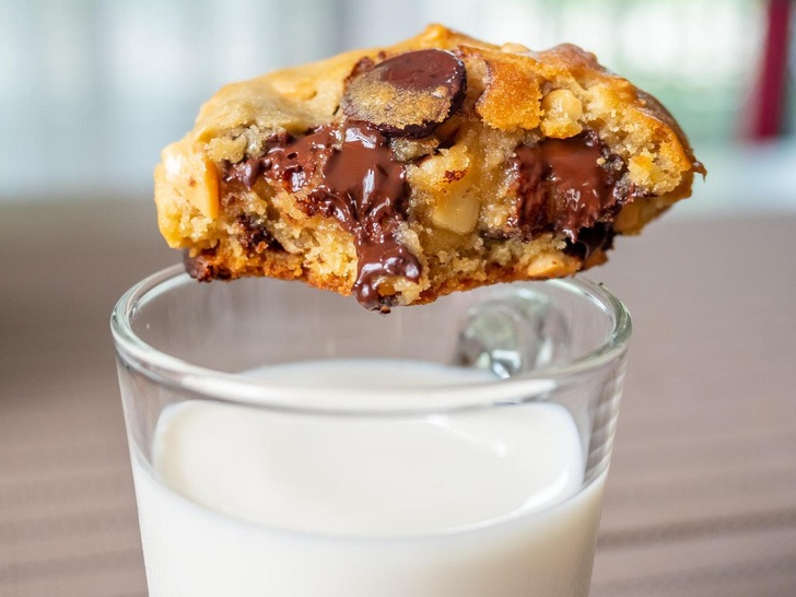 Просто бомба: Рецепт печенья с тающей шоколадной крошкой и карамелью – обязательно попробуйте
