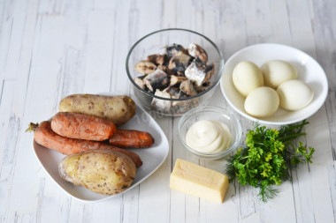 Классический салат «Мимоза» с рыбными консервами и картофелем