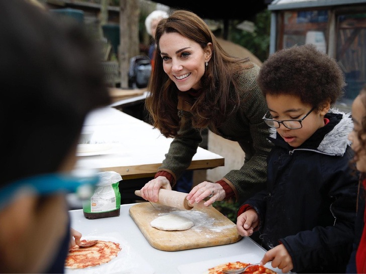 Семейный рецепт: секрет любимой пиццы Кейт Миддлтон, которую она готовит вместе с детьми — стоит попробовать