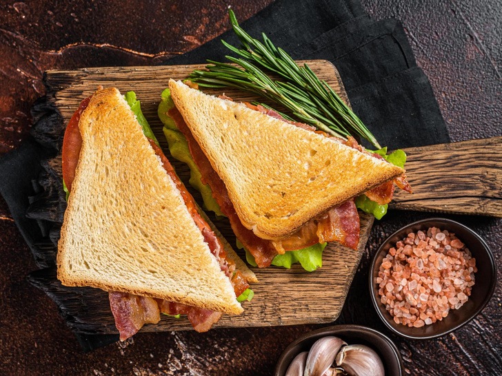 Сытный клубный сэндвич: идеальный 15-минутный завтрак, который придаст вам энергии