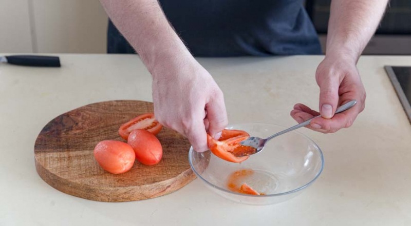 Омлет с помидорами, пошаговый рецепт с фото на 283 ккал