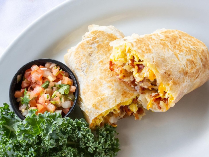 Мексиканский завтрак: как приготовить вкусный буррито всего за 5 минут