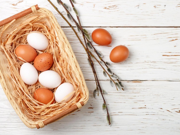 Какие яйца полезнее: белые или коричневые?