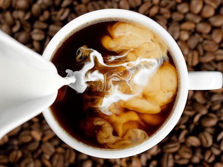 Токсичный напиток: какое молоко нельзя добавлять в кофе