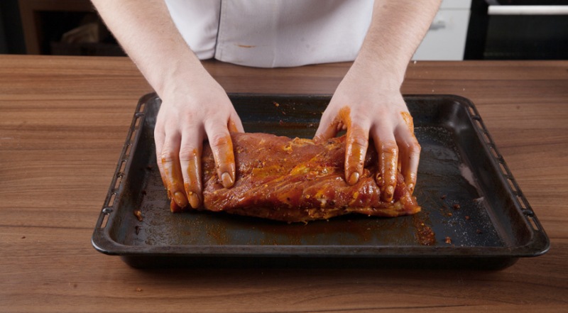 Свинина запеченная в духовке, пошаговый рецепт с фото на 538 ккал