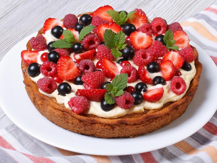 Лучше шарлотки: ягодный пирог без выпечки – ваша семья будет в восторге