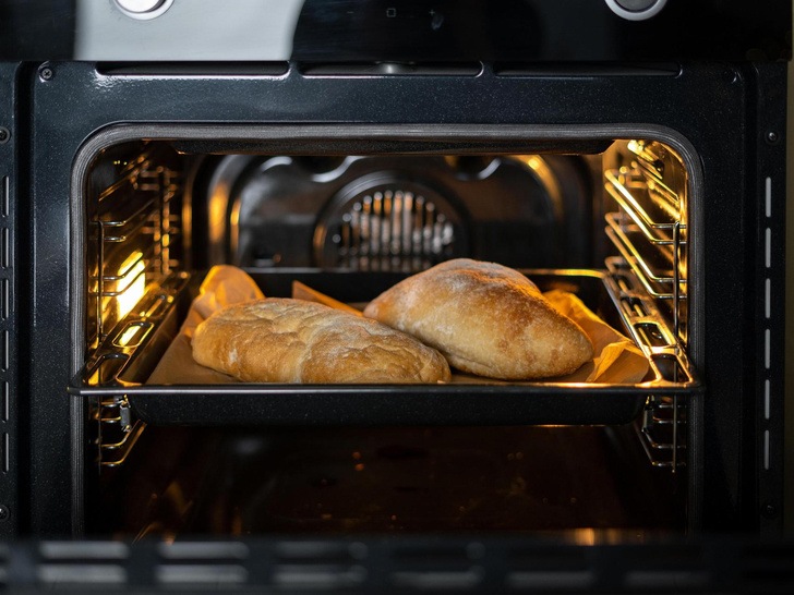 Когда на пороге гости: как испечь вкусный хлеб в духовке всего за час