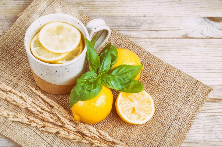 Согреемся зимой: 10 рецептов чая, которые удивят ваших гостей – с ягодами, корицей и медом