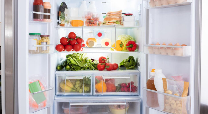 Запомните правила: как хранить блюда в холодильнике, чтобы они не портились как можно дольше