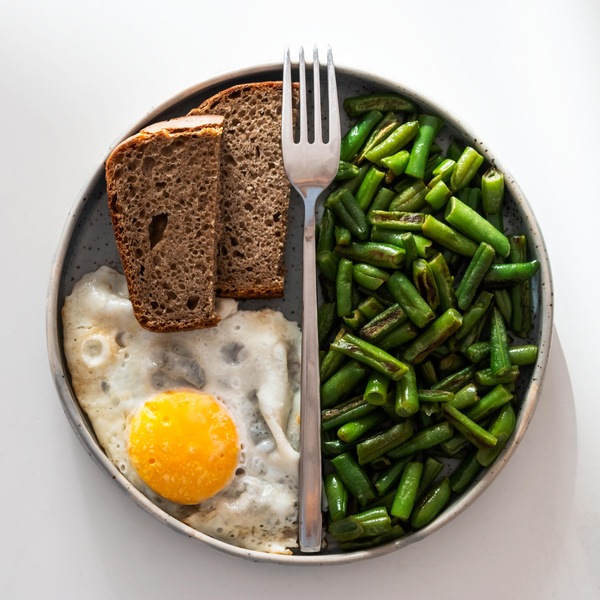 Гарвардская тарелочная диета: 6 правил питания (и меню), проверенных учеными