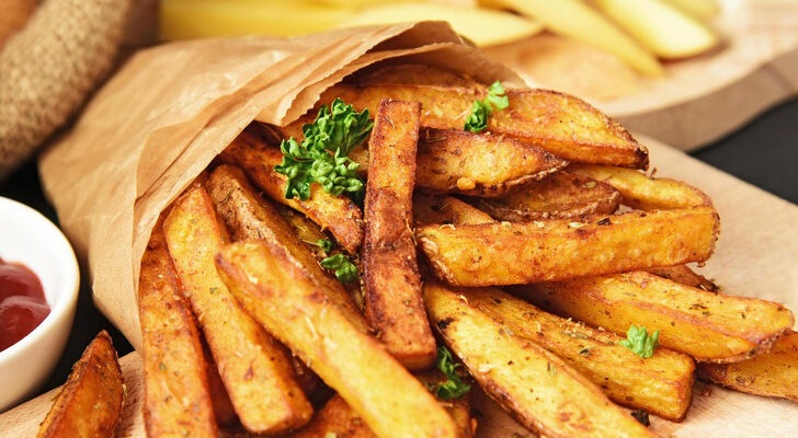 Картофель фри по-домашнему, который не убьет вашу фигуру: без масла и лишних калорий
