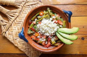 Обед по-мексикански: рецепт салата с кактусом, который поразит вас своим вкусом