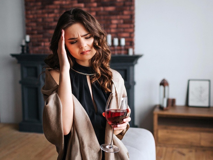 Почему от красного вина болит голова