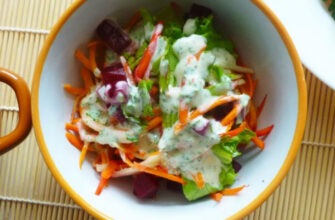 Салат из кабачка, моркови и свеклы с острой заправкой