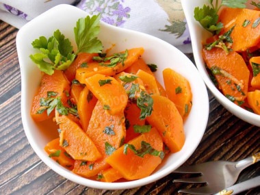 Салат из вареной моркови