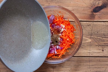 Салат из шампиньонов с корейской морковью и луком