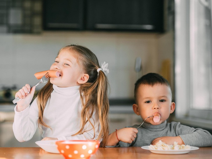 Ваше здоровье под угрозой: 11 продуктов, которыми никогда нельзя кормить ребенка – и мы делаем это каждый день