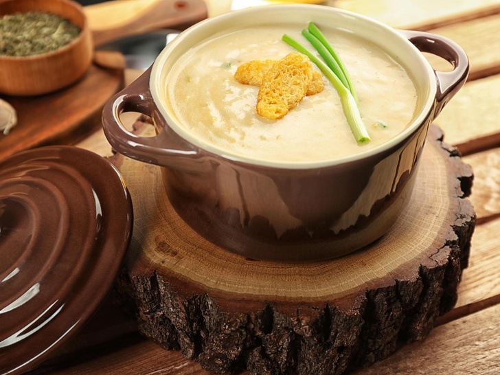 Аппетитный нежный луковый крем-суп: сытный обед за 15 минут