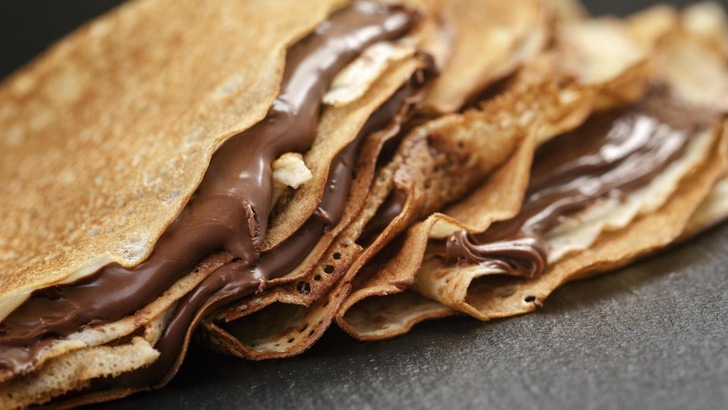 Рай для сладкоежек: Как приготовить блины с шоколадом и орехами – легендарные рецепты