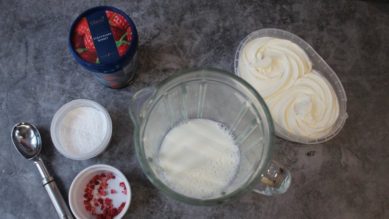 Молочный коктейль с шербетом — рецепт с фото, ингредиентами и пошаговой инструкцией