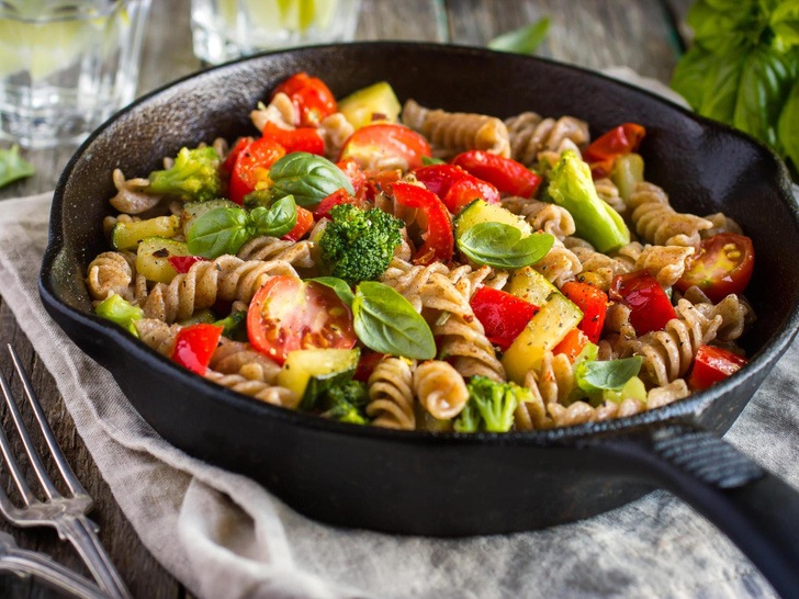 5 простых и вкусных рецептов для тех, у кого дома слишком много кабачков