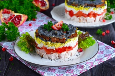 Салат с курицей и маком
