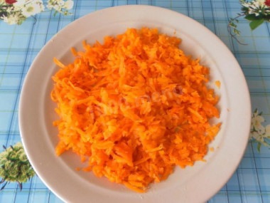 Классический салат из селедки с яйцом